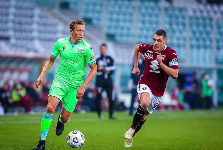 沃尔夫斯堡主场困局,莱比锡伤兵满营,两队争夺德甲第六轮关键战。