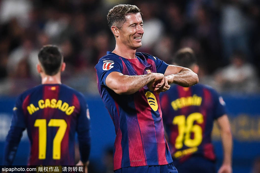 巴萨的困境与弗里克的“第二年魔咒”:真相还是迷信?