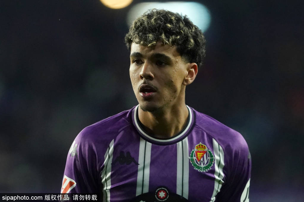 官方:19岁拜仁后卫阿兹努加盟埃弗顿
        
    官方:19岁拜仁后卫阿兹努加盟埃弗顿